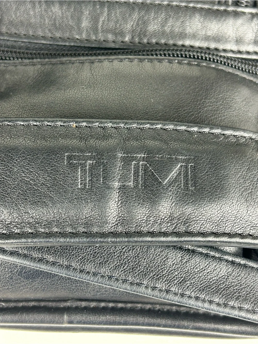VINTAGE TUMI LEATHER CROSSBODY ORGANIZATION BAG BLACK